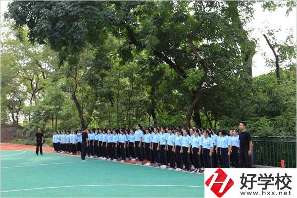 長沙市現(xiàn)代服務職業(yè)中專學校學生