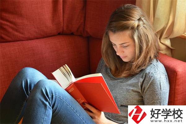 在湖南考不上高中怎么辦？女孩學(xué)點(diǎn)什么好？