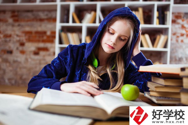 南岳區(qū)職業(yè)中等專業(yè)學(xué)校有哪些專業(yè)？