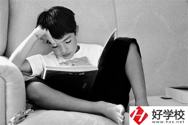 湖南初三男孩不想上學(xué)怎么辦？不參加中考還有書讀嗎？