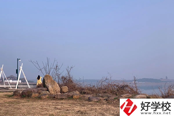 張家界僑輝職業(yè)技術(shù)學(xué)校好不好？辦學(xué)條件有什么特色？