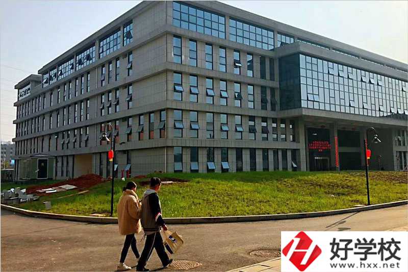 株洲市工業(yè)中等專業(yè)學校實訓樓