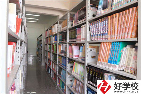 湖南省澧縣職業(yè)中專學校圖書室